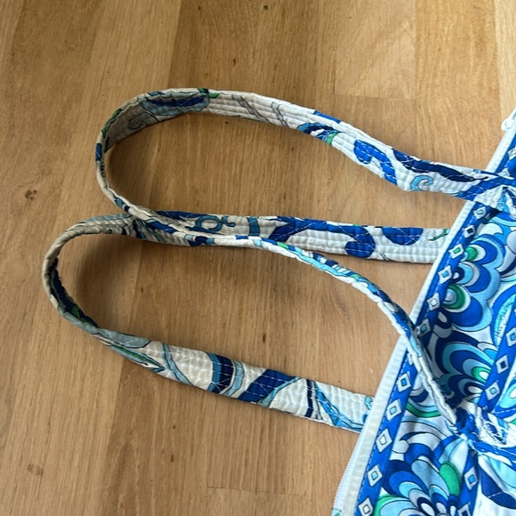 Vera Bradley Mediterranean White Purse - Picture 5 of 16